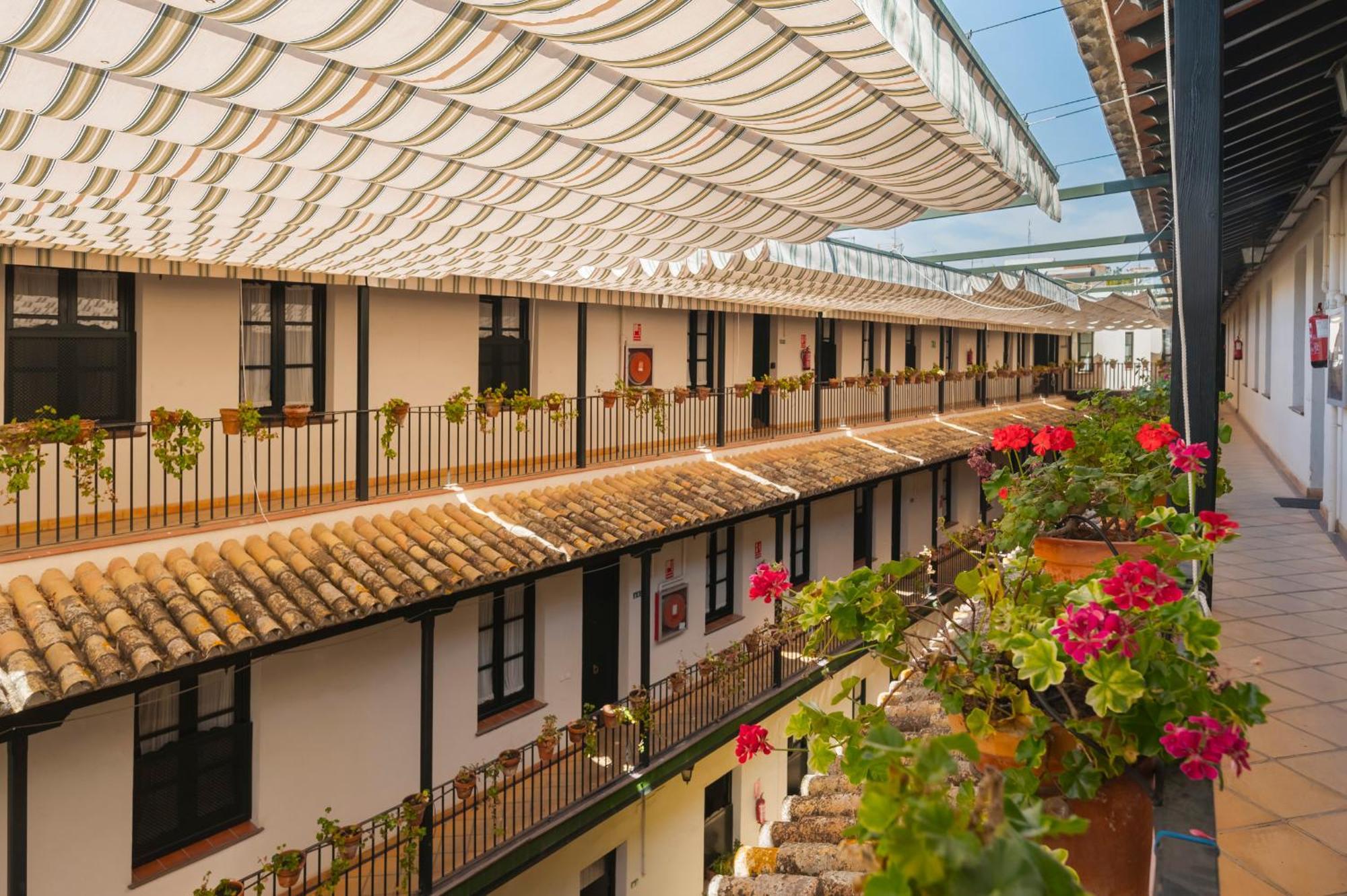 Avanti Cartuja Sevilla Exteriör bild